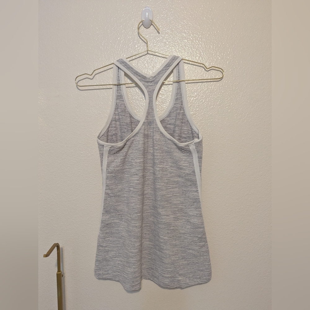 Lululemon Tank Raverback - Picture 2 of 4
